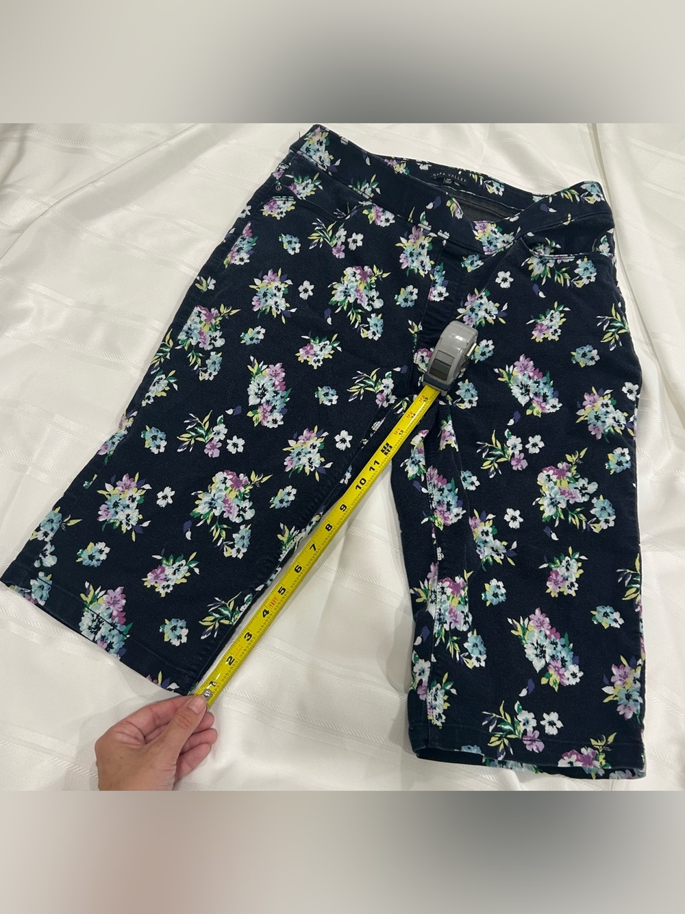Napa Valley Floral Bermuda Shorts Women’s 12P Navy Stretch Cottagecore